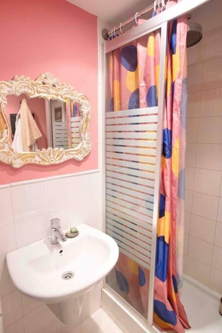 Piso Centrico, Bonito, Acogedor, Aire Acondicionado Y Piscina Enfrente De Casa Madryt Zewnętrze zdjęcie